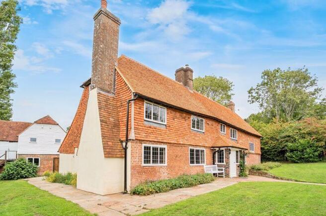 4 bed property, in Best Beech Hill, £950,000