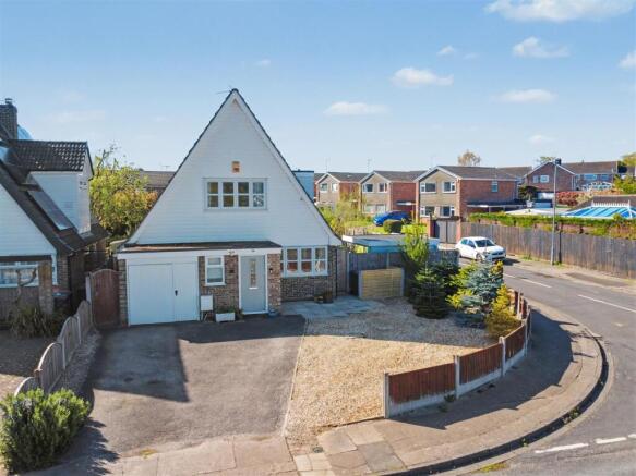 2 bed property, in Field Lane, £400,000