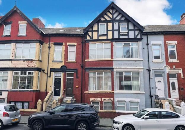 13 bed property, in 17 Lonsdale Road, £55,000
