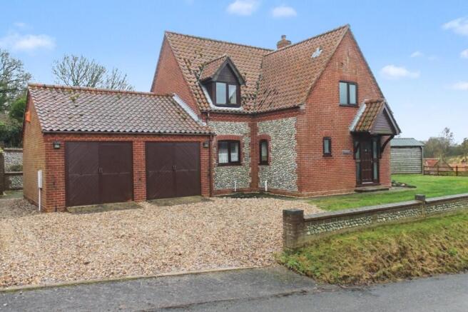 3 bed property, in Chapel Hill, £599,950