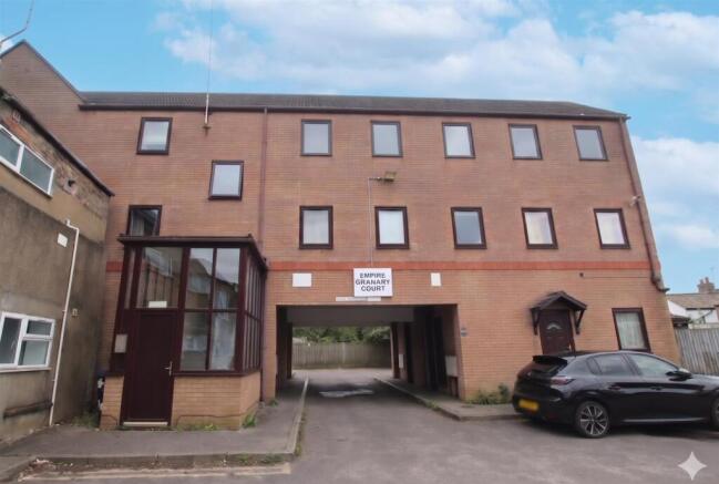 1 bed property, in Hitches Street, £110,000