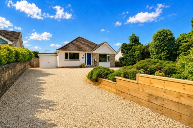 3 bed property, in Saunton Road, £450,000