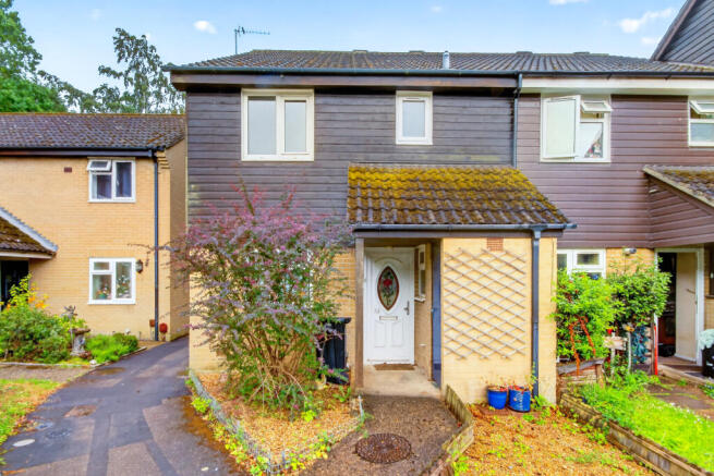 3 bed property, in Finchampstead RG40, £375,000