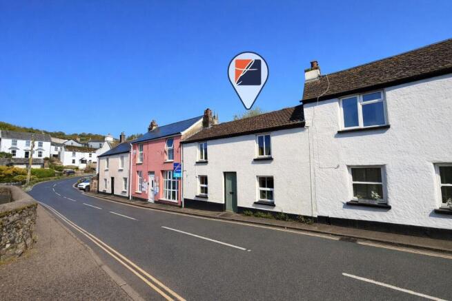 2 bed property, in Church Street, £225,000