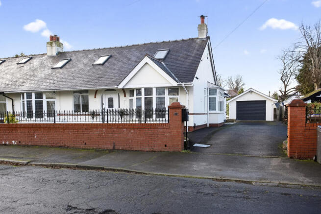 4 bed property, in Carlisle Avenue, £610,000