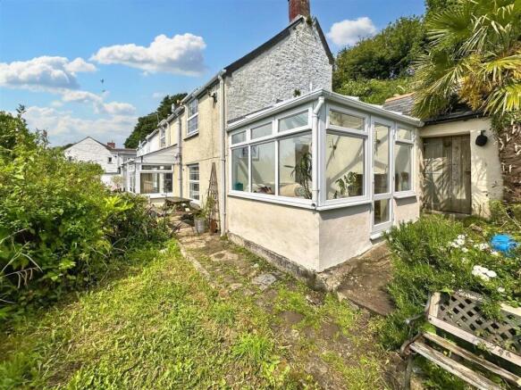 2 bed property, in Cottage In Countryside Setting, £280,000