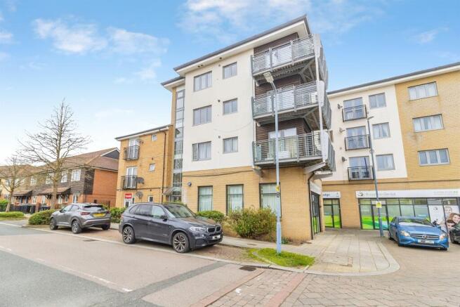 1 bed property, in Oakworth Avenue, £135,000