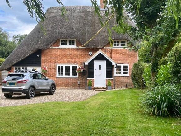 2 bed property, in Lower Green, £635,000
