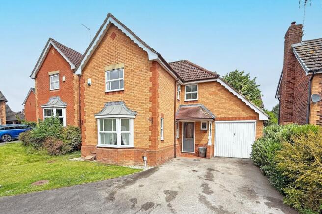 4 bed property, in Appleby Crescent, £489,950