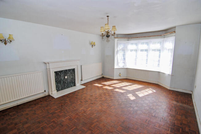 3 bed property, in Cranbrook Court, £300,000