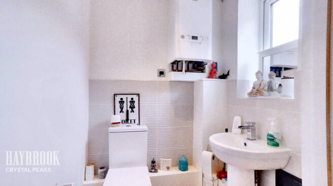 3 bed property, in Staveley Road, £180,000