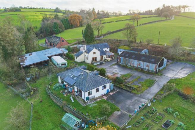 7 bed property, in Cefn Y Coed, £550,000