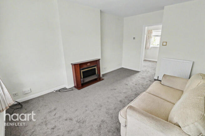 1 bed property, in Denham Road, £280,000