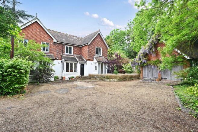 5 bed property, in Gill's Green, £1,197,000