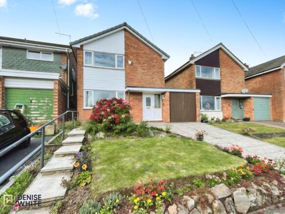 3 bed property, in Boucher Road, £230,000