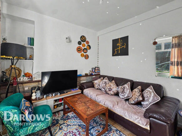 3 bed property, in Meadow Street, £160,000