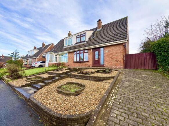 3 bed property, in Knowsley View, £250,000