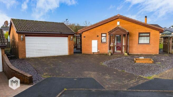 3 bed property, in Aston Grove, £350,000