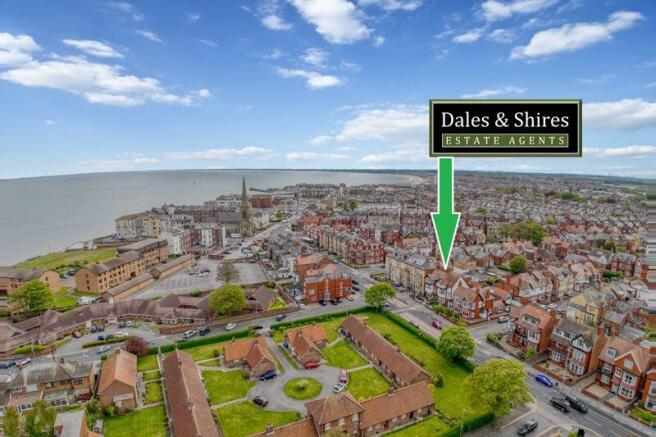 7 bed property, in Guest House + Holiday/Owner Accom - Flamborough Road, £299,950