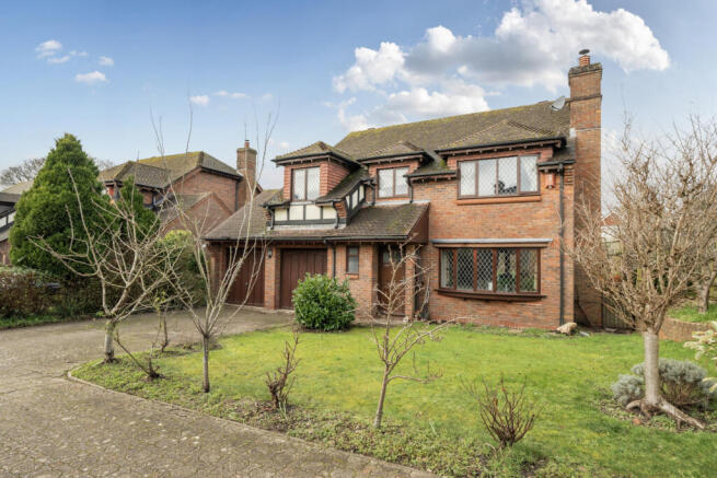 4 bed property, in The Drove, £535,000