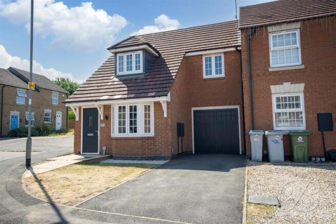 3 bed property, in The Hay Fields, £195,000