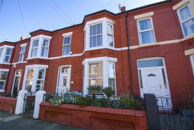 3 bed property, in Gordon Road, £220,000