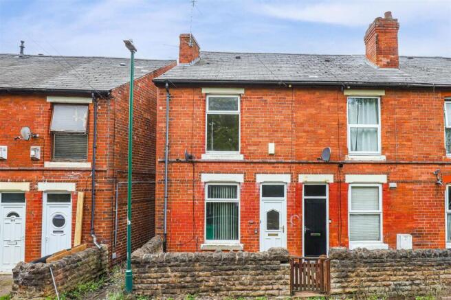 2 bed property, in Bulwell Lane, £120,000