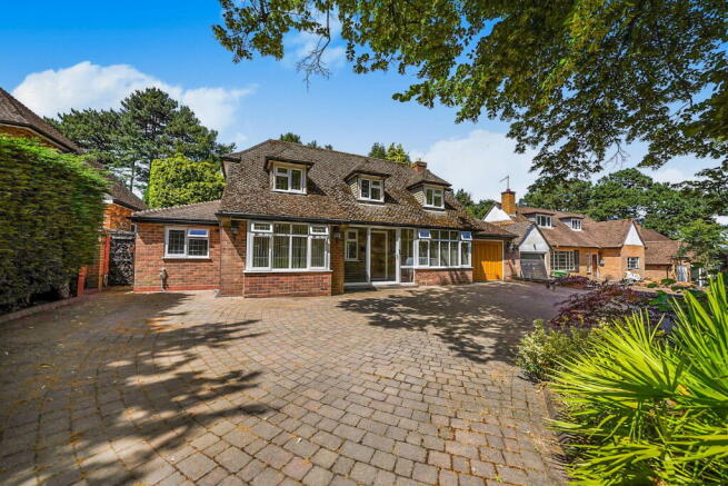 4 bed property, in Rectory Lane, £650,000