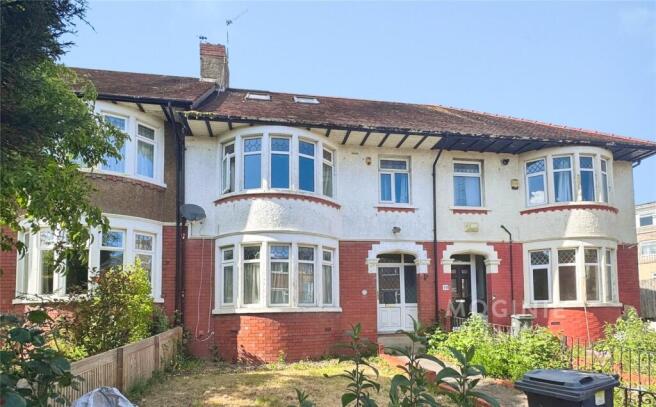 3 bed property, in Melrose Avenue, £430,000