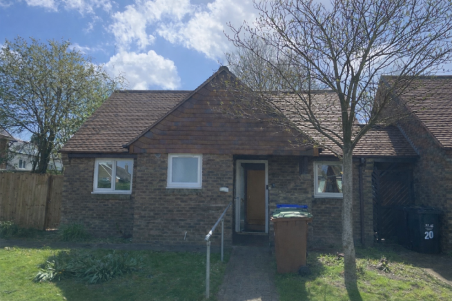 2 bed property, in 22 The Horsepool, £165,000