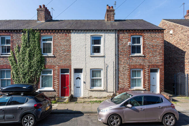 2 bed property, in Ratcliffe Street, £195,000