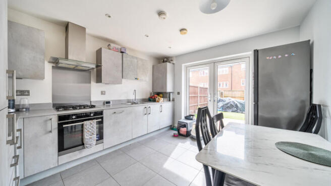 4 bed property, in Blackthorn Avenue, £520,000