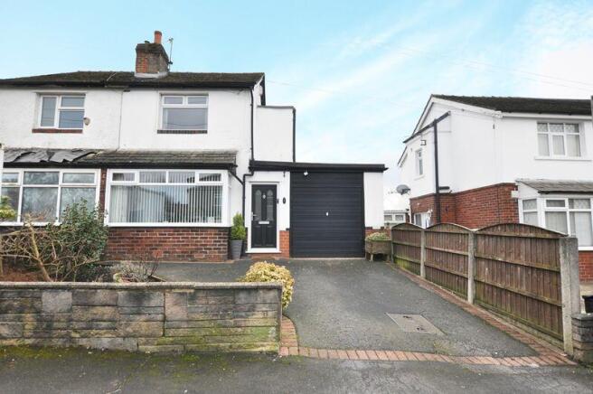 3 bed property, in Rothwell Road, £240,000