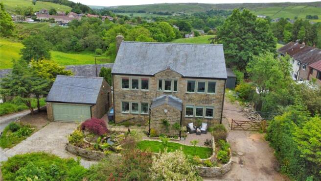 3 bed property, in Tunstead, £599,950