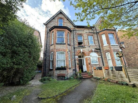 3 bed property, in Old Lansdowne Road, £285,000