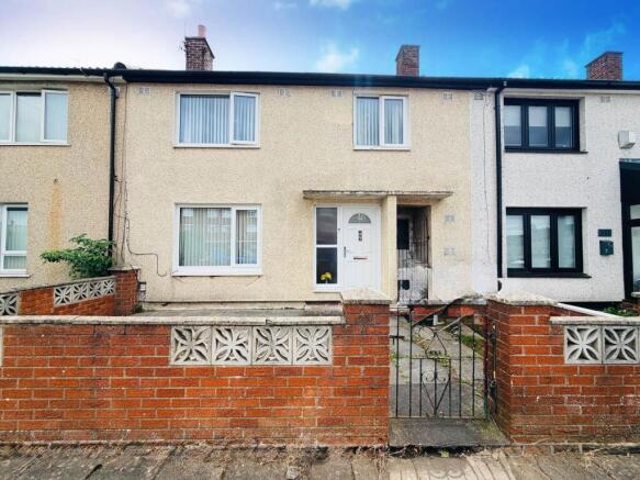 3 bed property, in Broad Lane, £130,000