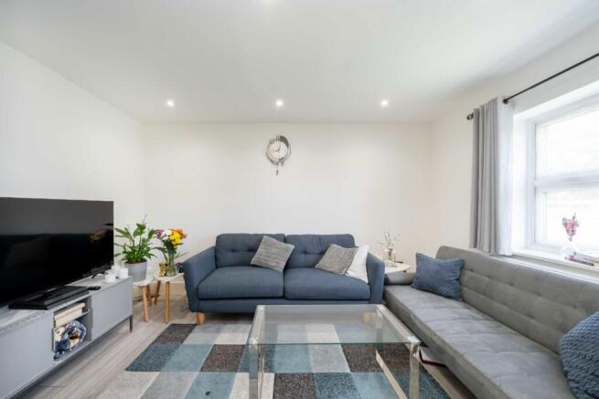 1 bed property, in Palmerston Road, £385,000