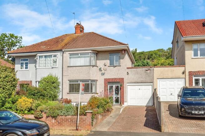 3 bed property, in Arbutus Drive, £525,000