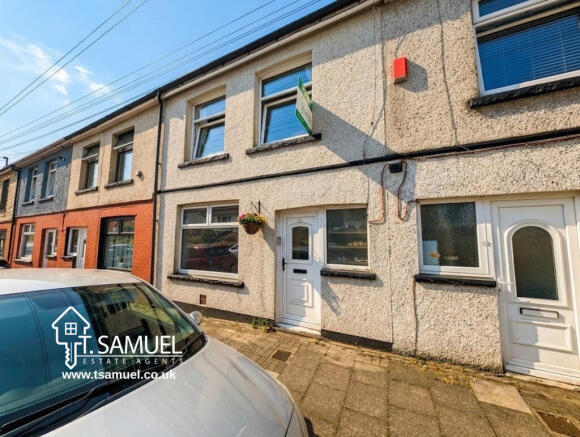 3 bed property, in Brynmair Road, £130,000