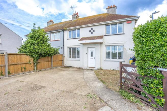 3 bed property, in Canterbury Road, £310,000
