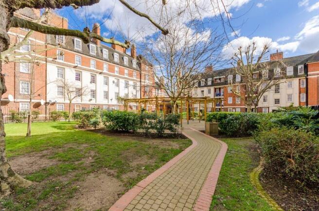 1 bed property, in Fisherton Street, £375,000