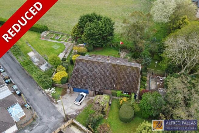 5 bed property, in The Chestnuts, £425,000
