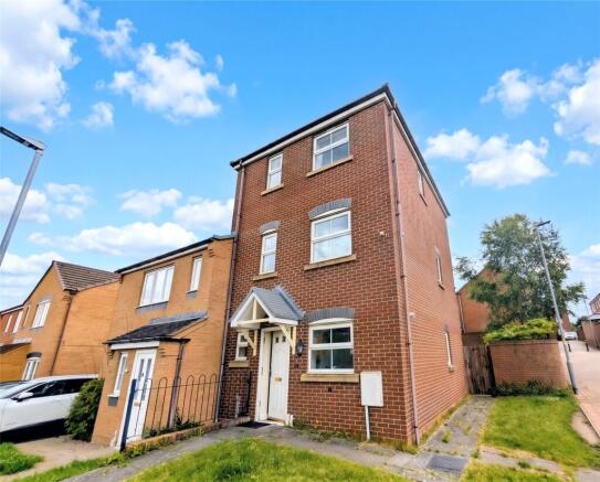 3 bed property, in Riven Road, £219,950