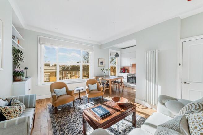 1 bed property, in Leysfield Road, £525,000