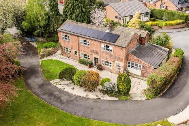 4 bed property, in Milton Square, £500,000
