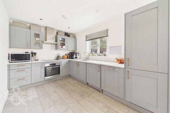 3 bed property, in Goodrum Close, £300,000