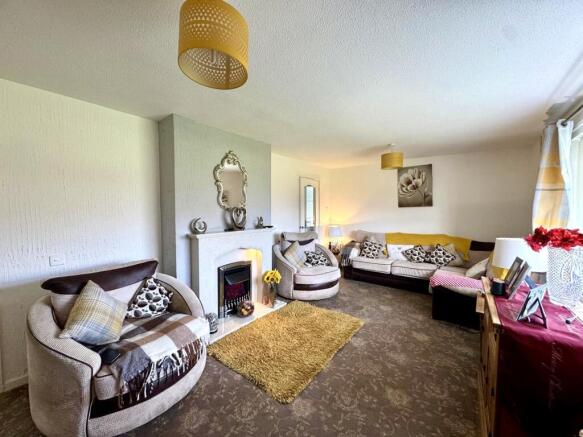 2 bed property, in Brynhyfryd, £70,000