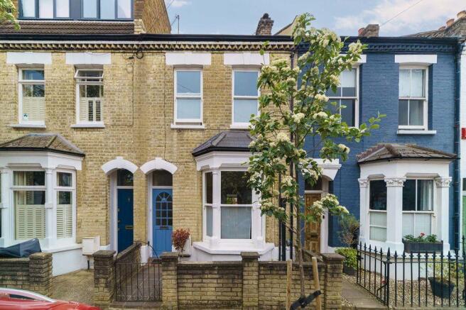 3 bed property, in Becklow Road, £1,150,000