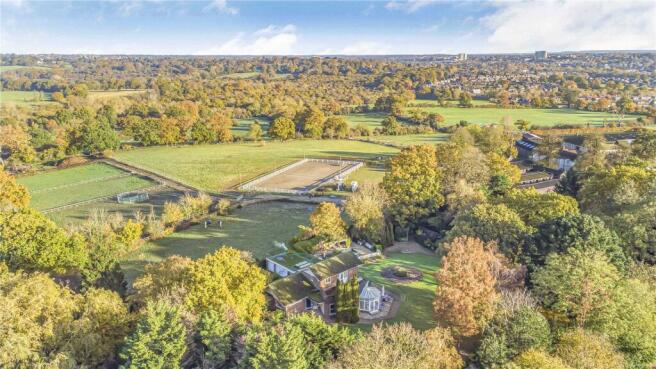 4 bed property, in Partingdale Lane, £3,000,000