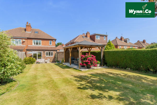 3 bed property, in Belle Isle Avenue, £295,000